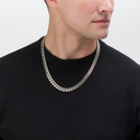 [badge: Model wears 22"]